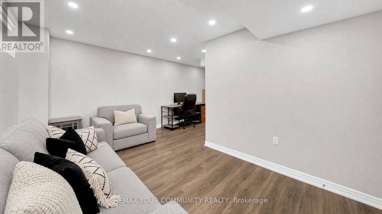 6 Cuddles Court Property Photo 35