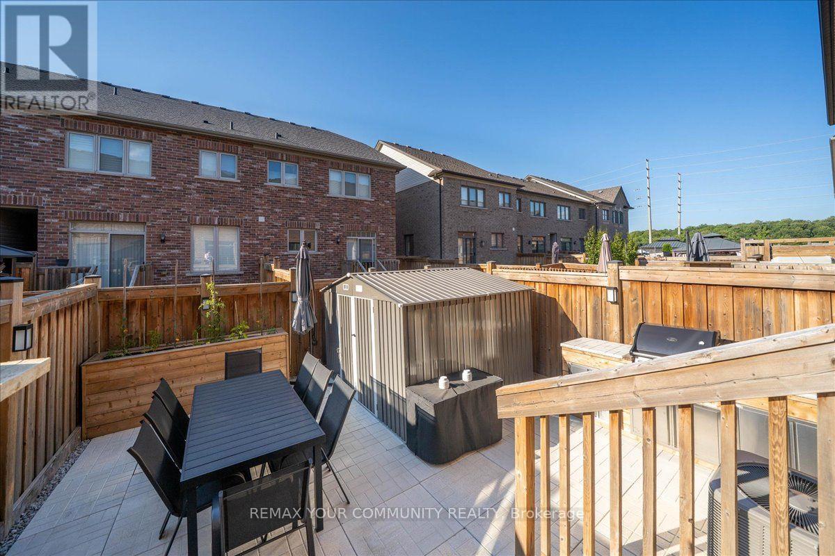 6 Cuddles Court Property Photo 39