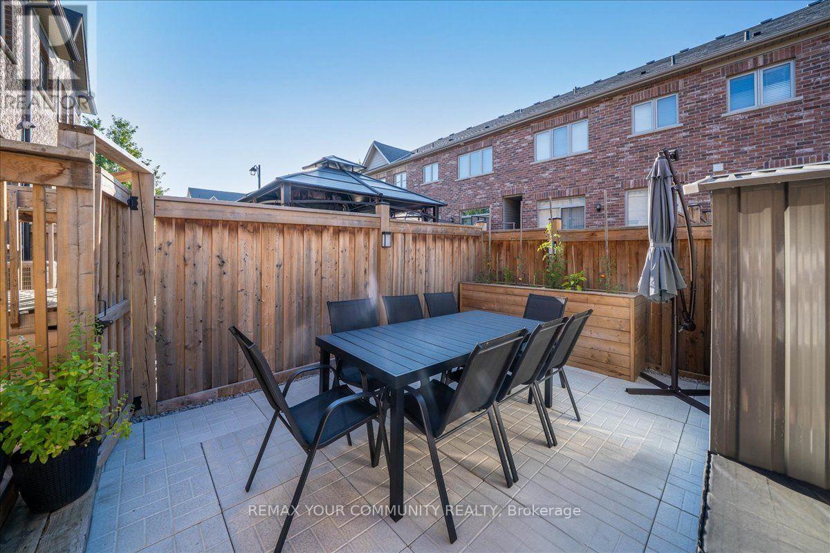 6 Cuddles Court Property Photo 40