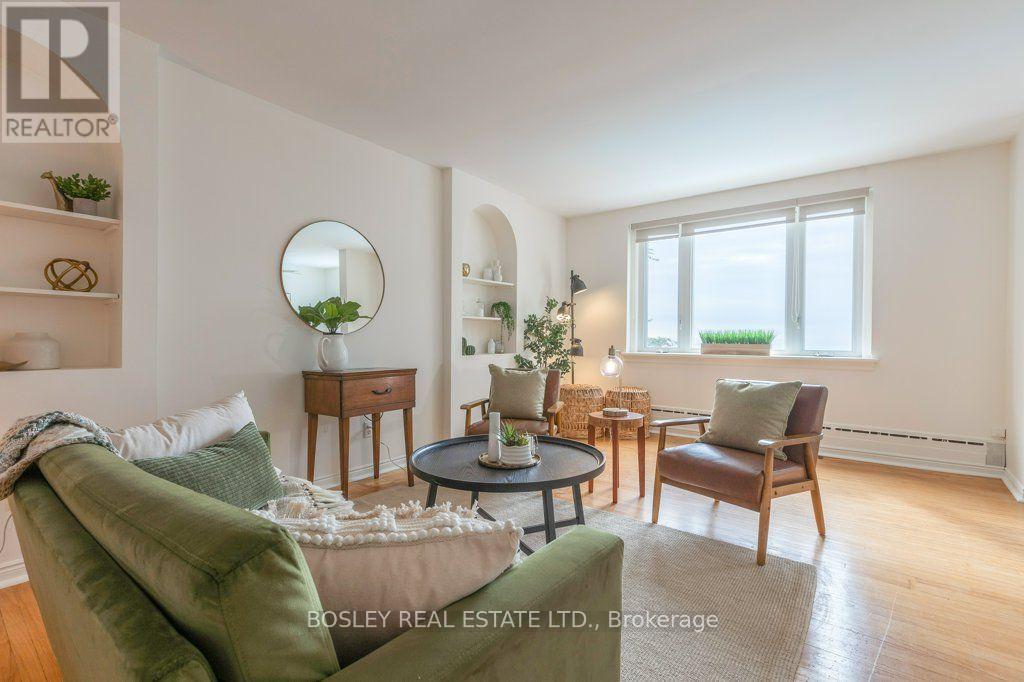 1 - 2693 Lakeshore Boulevard W Property Photo 4