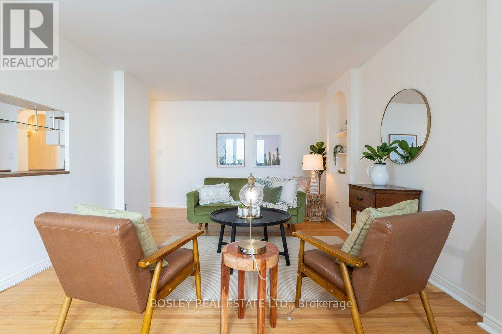 1 - 2693 Lakeshore Boulevard W Property Photo 6
