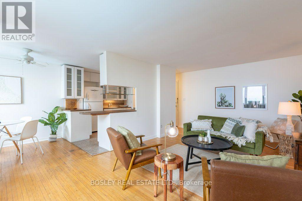 1 - 2693 Lakeshore Boulevard W Property Photo 7