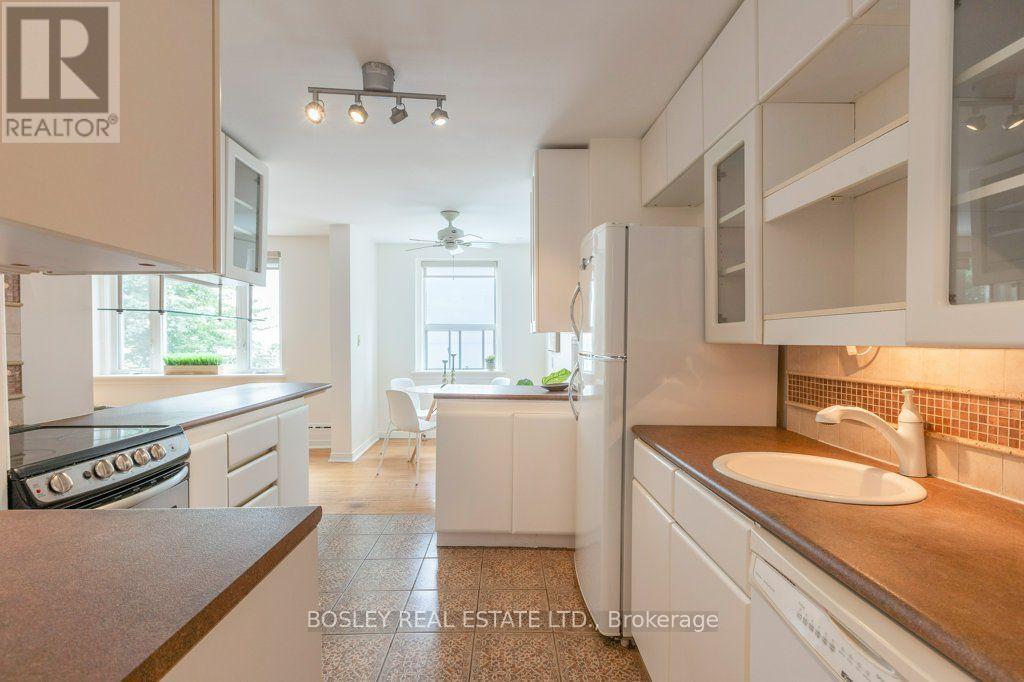 1 - 2693 Lakeshore Boulevard W Property Photo 14