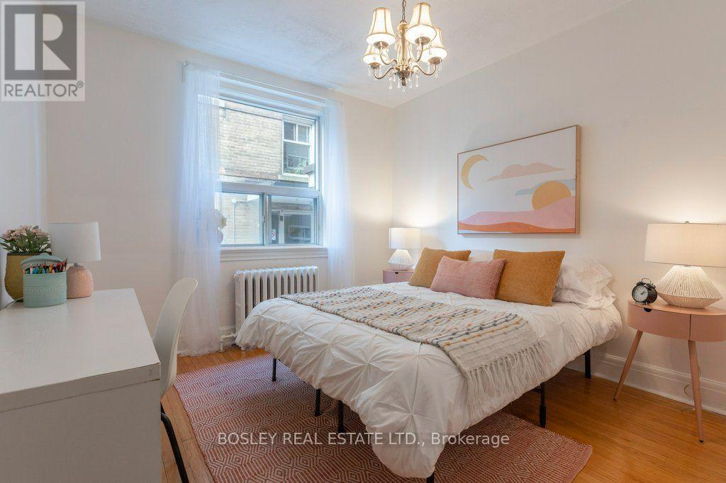 1 - 2693 Lakeshore Boulevard W Property Photo 18