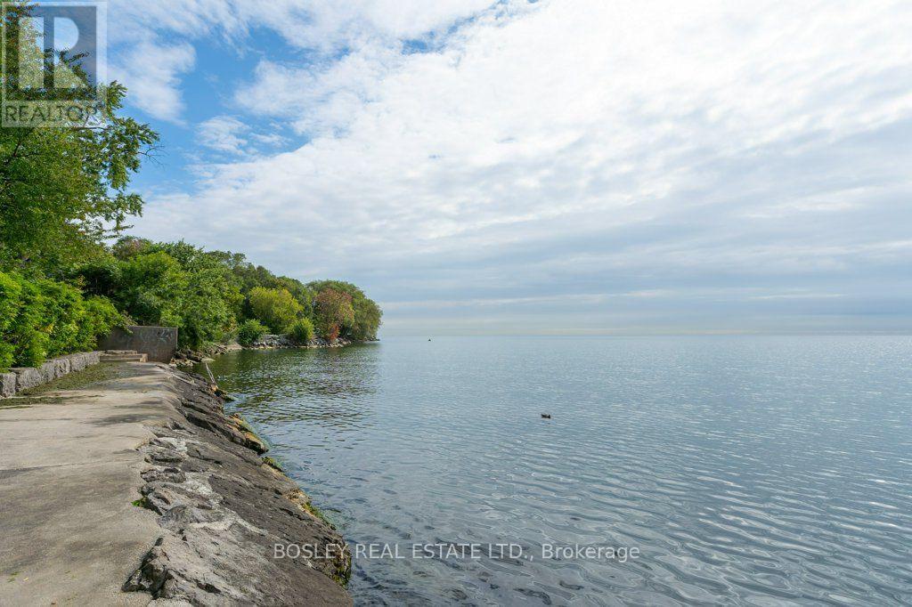 1 - 2693 Lakeshore Boulevard W Property Photo 27