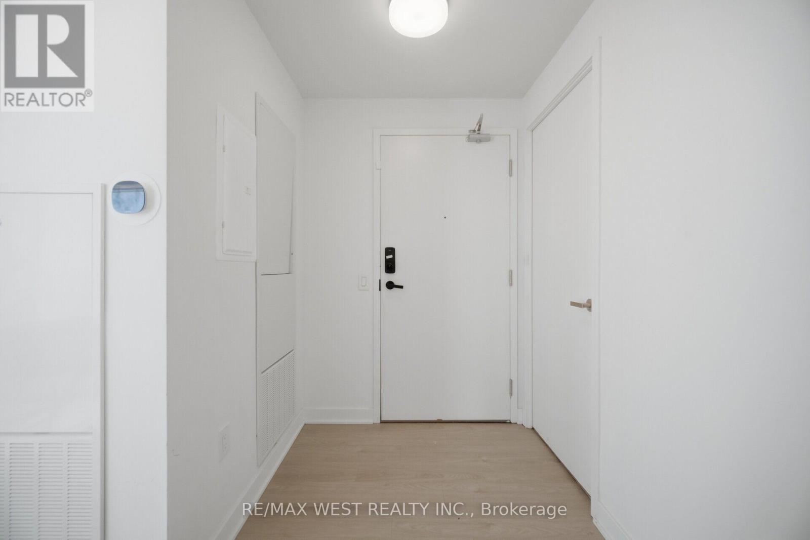 5104 - 3900 Confederation Parkway Property Photo 6
