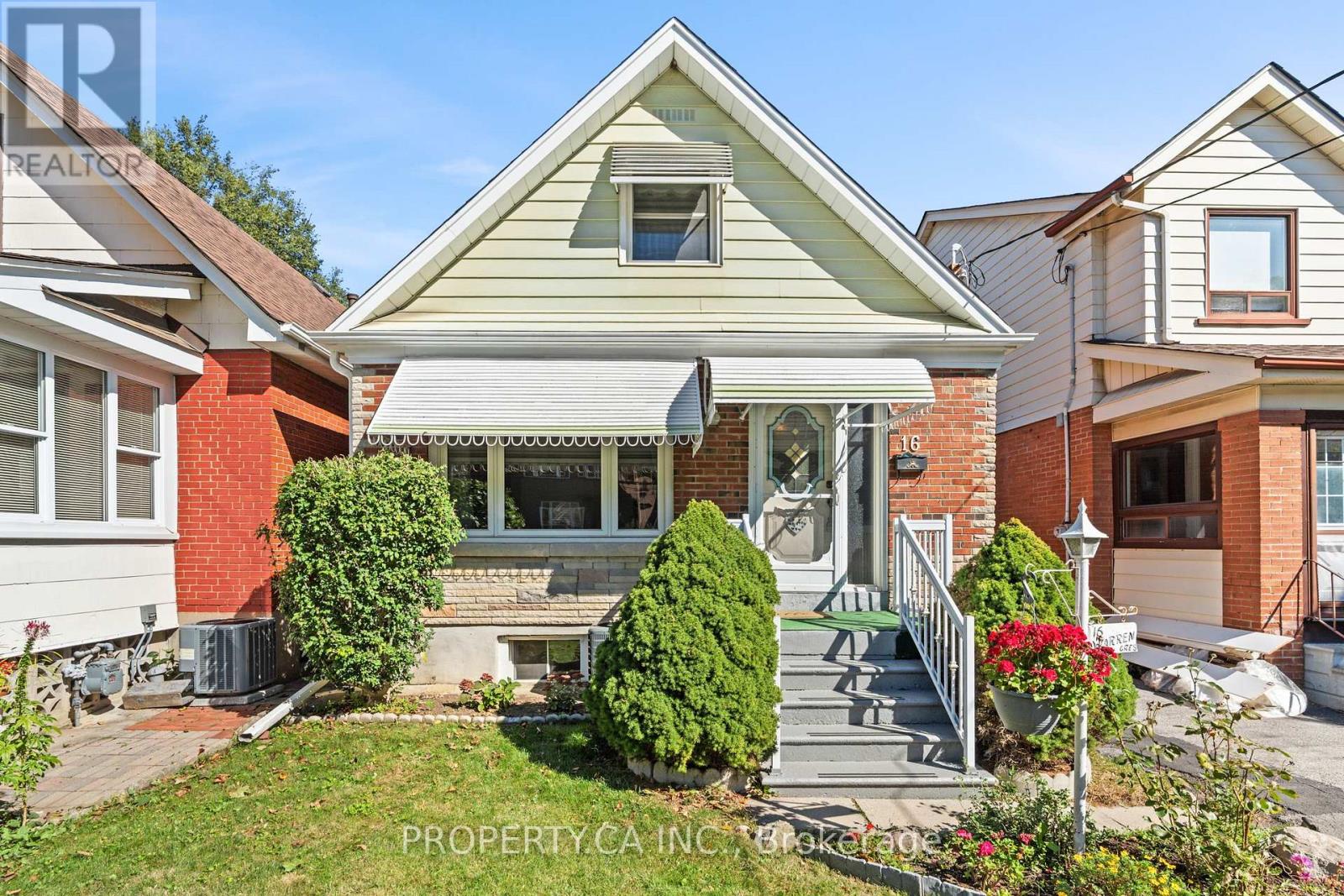 16 Warren Crescent Property Photo 1