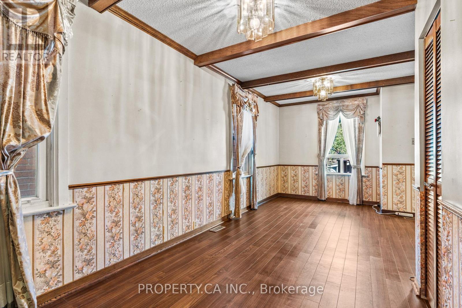 16 Warren Crescent Property Photo 7
