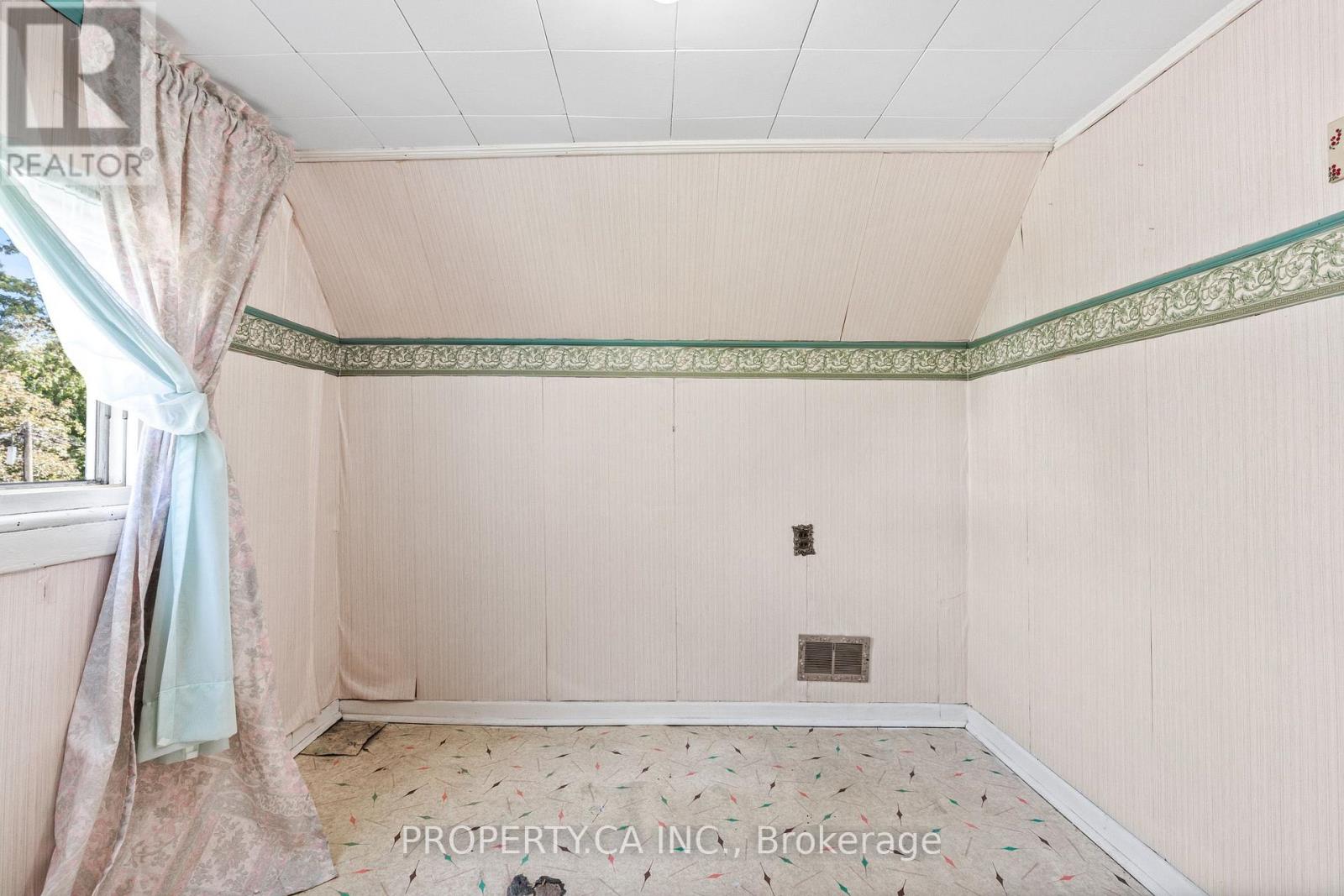 16 Warren Crescent Property Photo 23