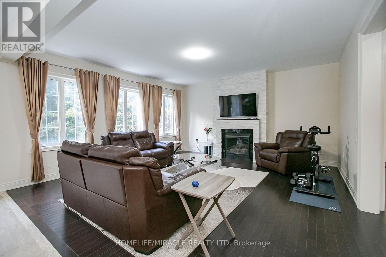 30 Brookwater Crescent Property Photo 12