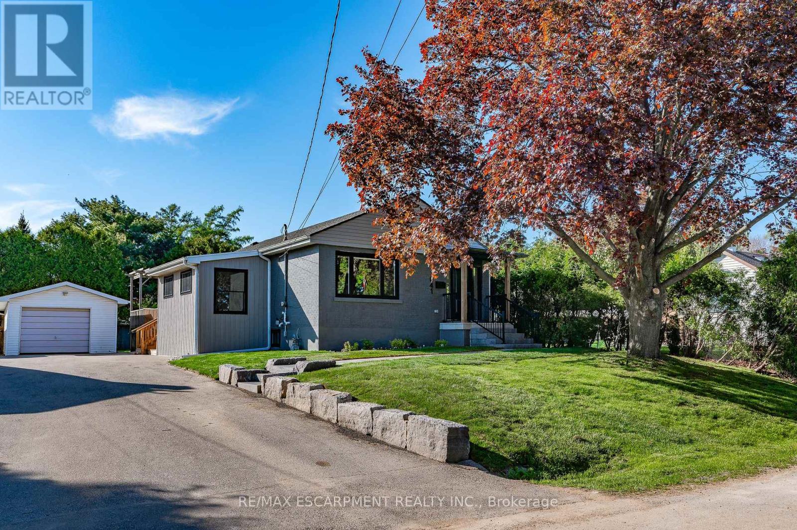 1041 Shepherd's Drive Property Photo 3