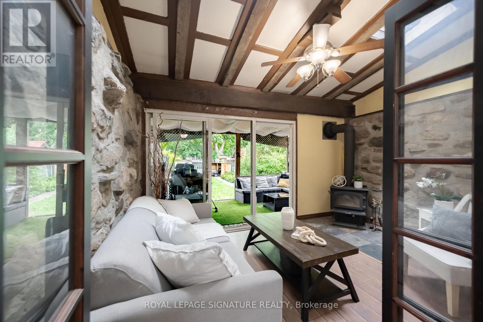 234 John Street Property Photo 10