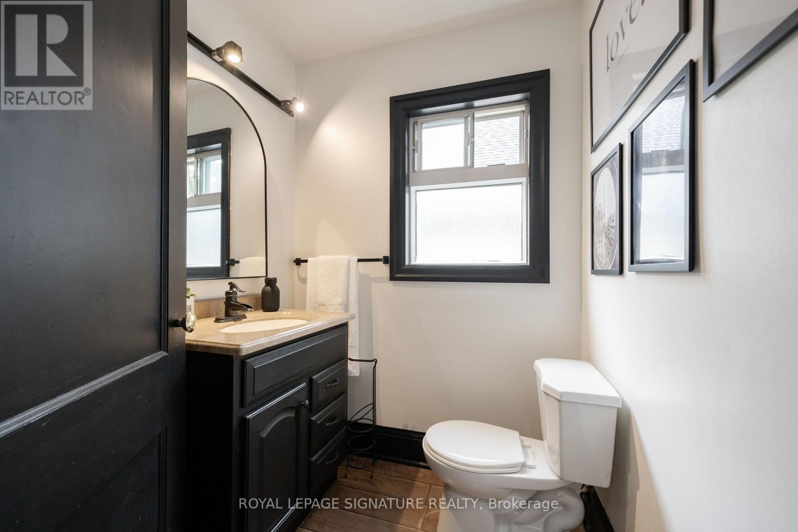 234 John Street Property Photo 17