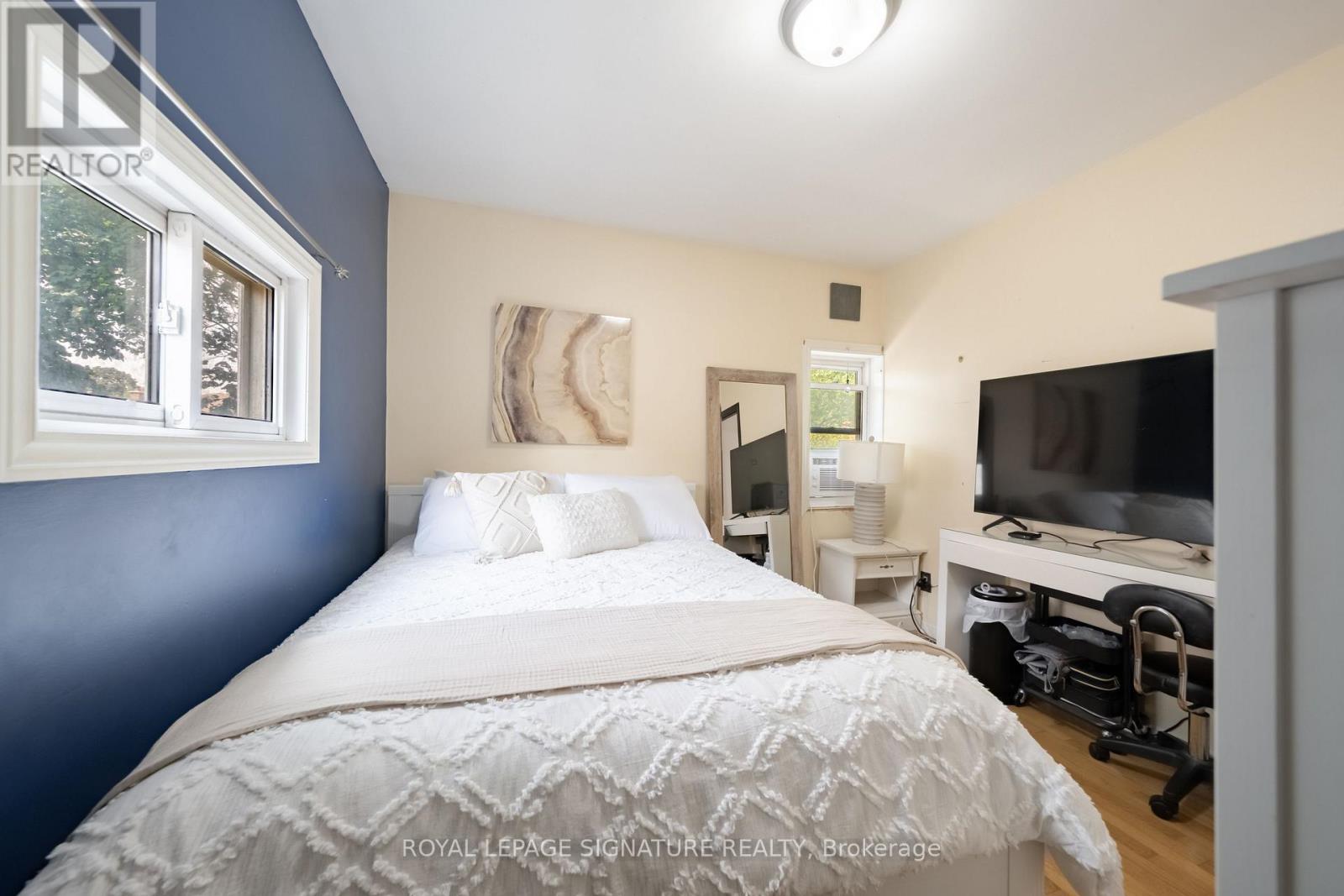 234 John Street Property Photo 19