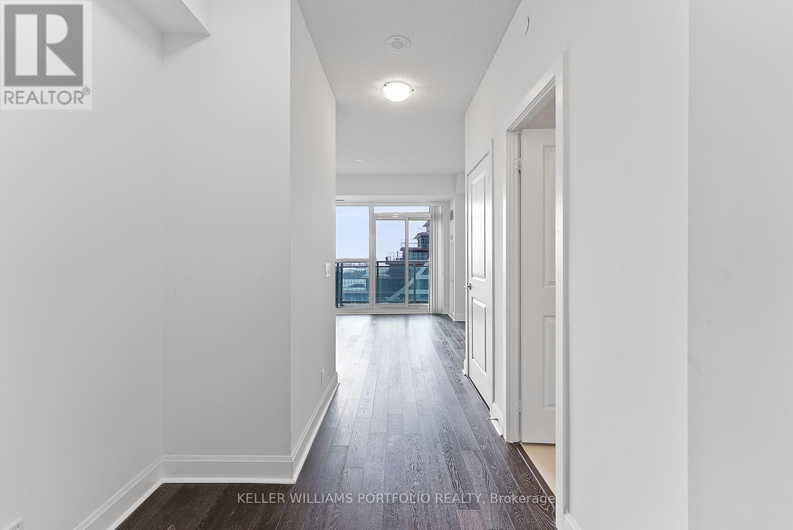 1011 - 33 Shore Breeze Drive Property Photo 2