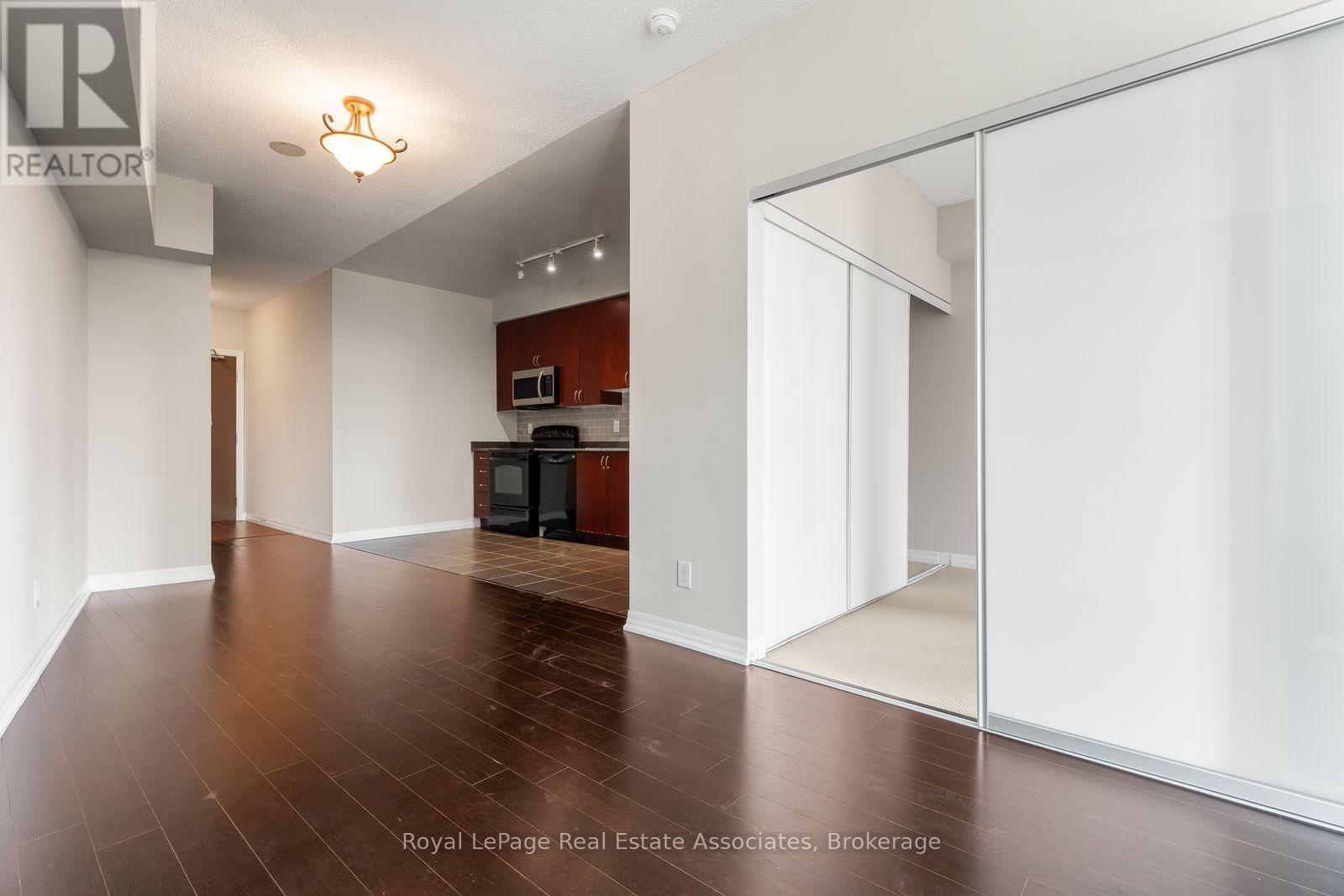 1709 - 223 Webb Drive Property Photo 7