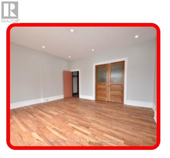 2nd Floor - 1436 Queen Street W Property Photo 11