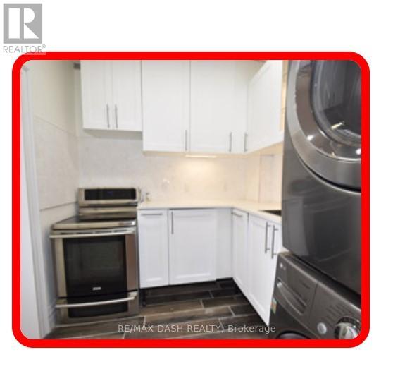 2nd Floor - 1436 Queen Street W Property Photo 15