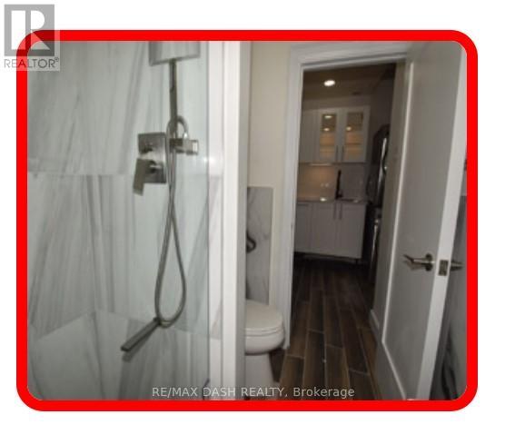 2nd Floor - 1436 Queen Street W Property Photo 17