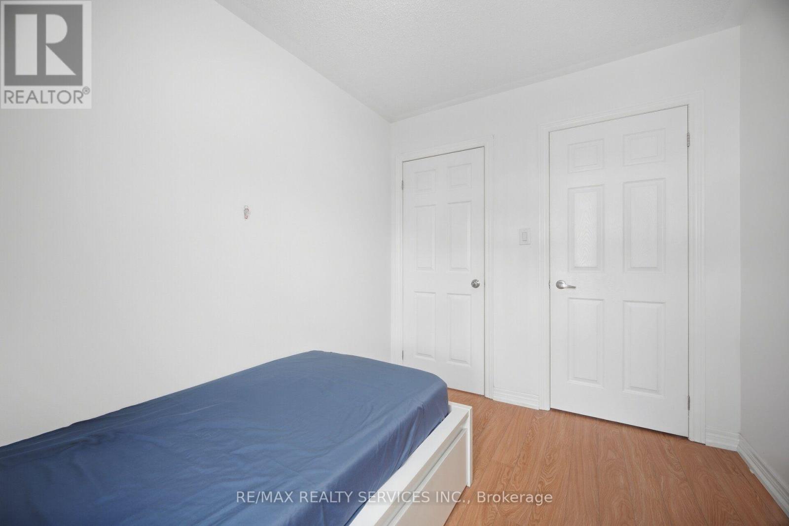 42 - 7 Cedar Lake Crescent Property Photo 35
