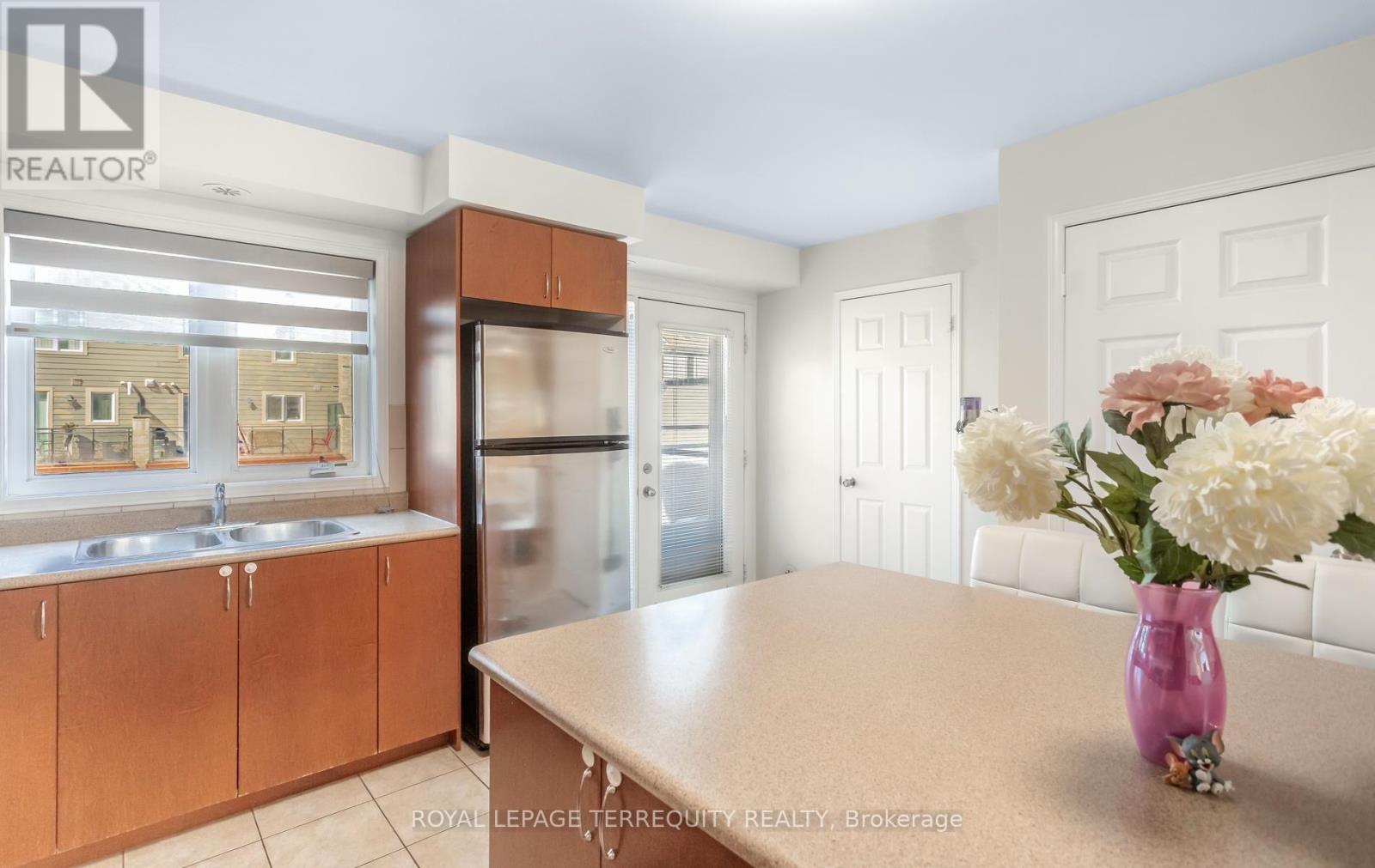 4 - 3025 Destination Drive Property Photo 19