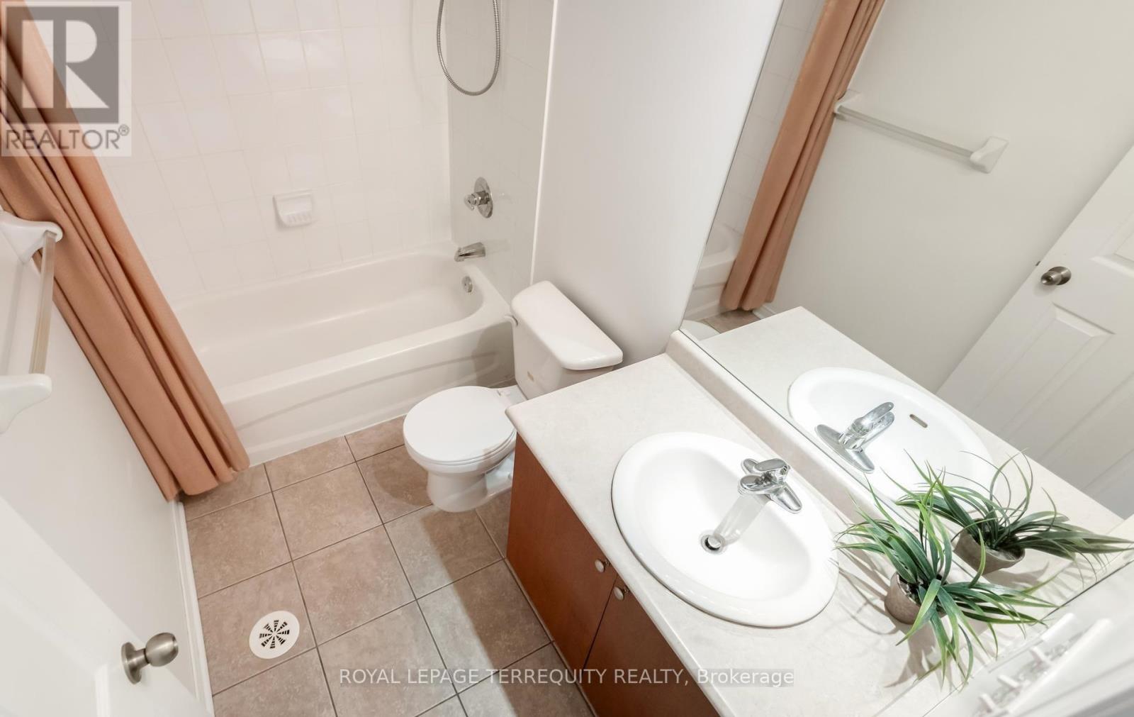 4 - 3025 Destination Drive Property Photo 39