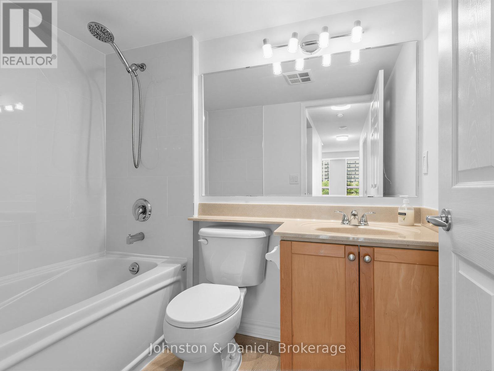503 - 70 High Park Avenue Property Photo 17