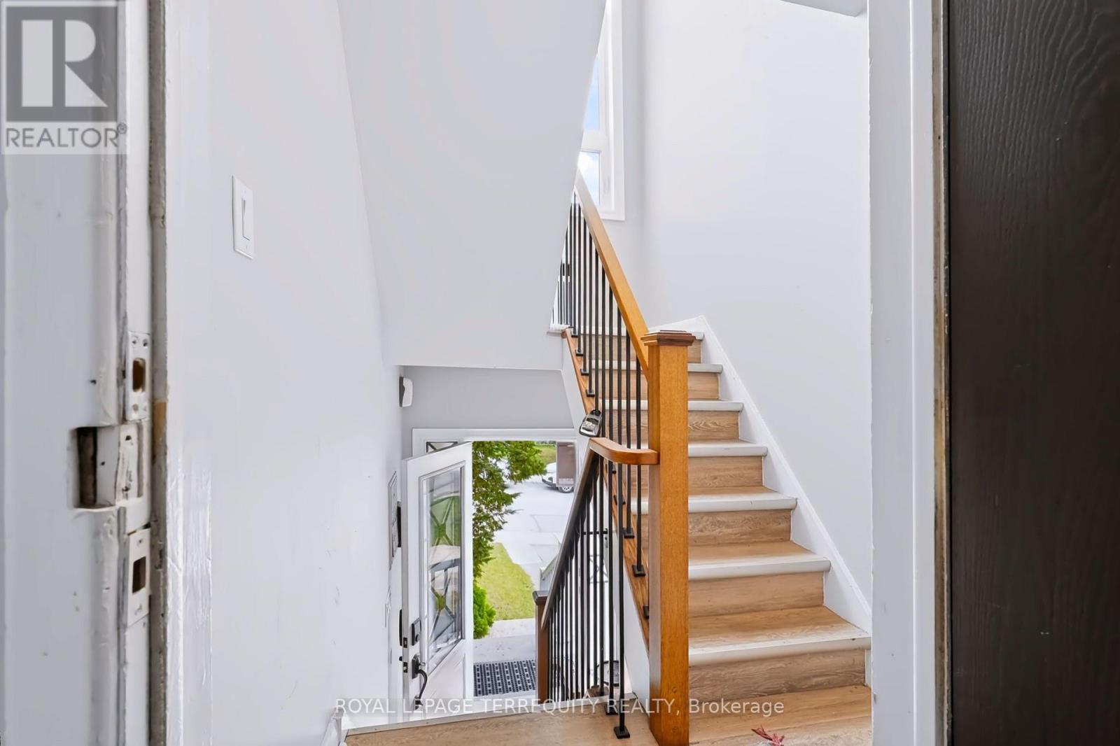 Upper - 32 Dynevor Road Property Photo 2