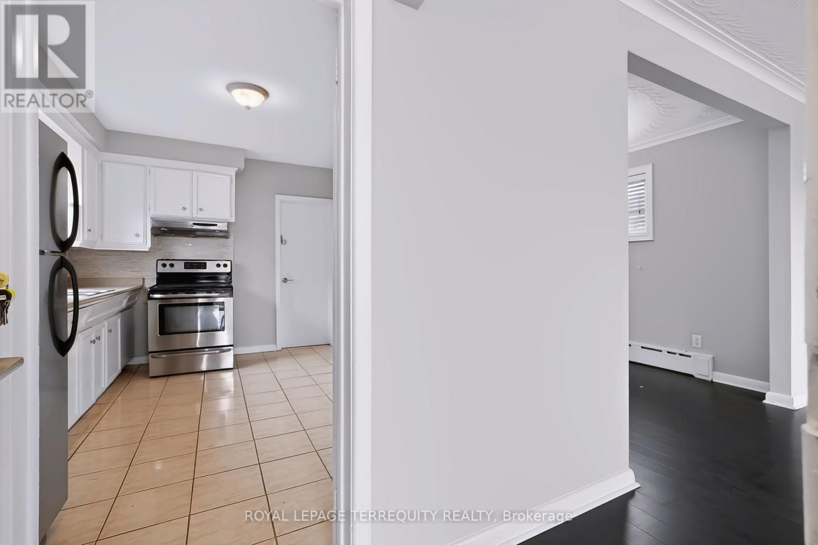 Upper - 32 Dynevor Road Property Photo 15