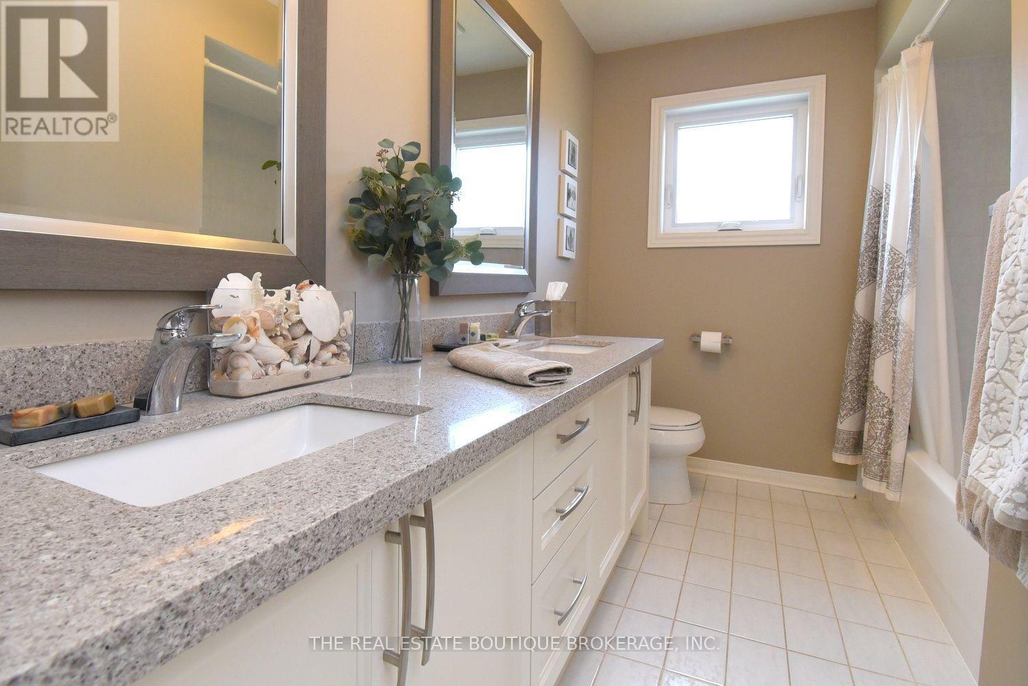 470 Amanda Crescent Property Photo 32