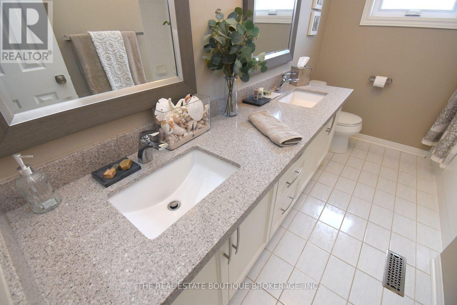 470 Amanda Crescent Property Photo 33