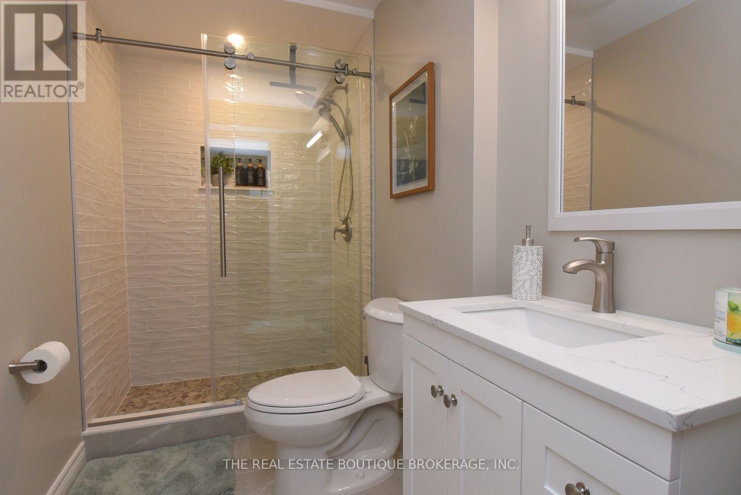 470 Amanda Crescent Property Photo 35