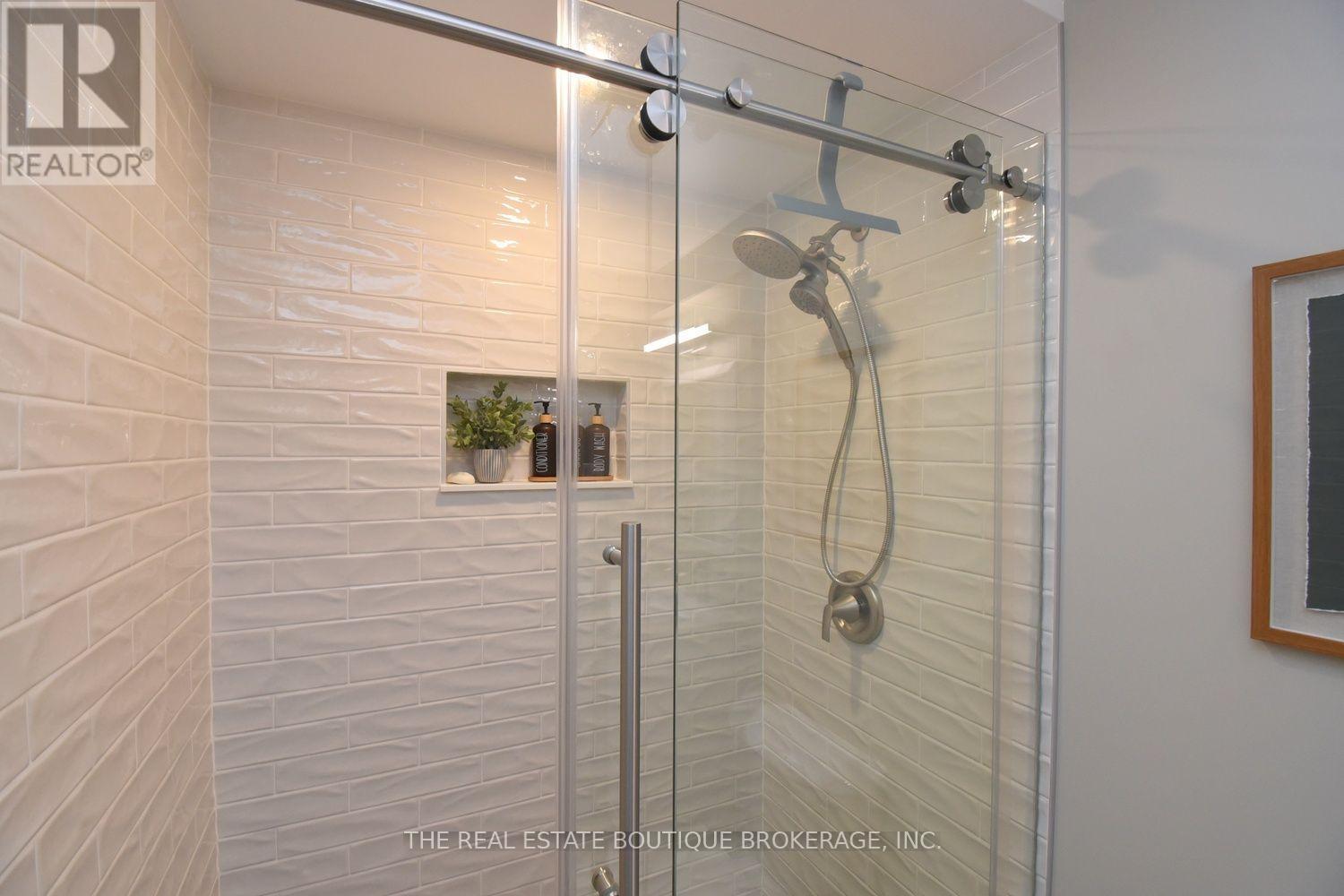 470 Amanda Crescent Property Photo 37