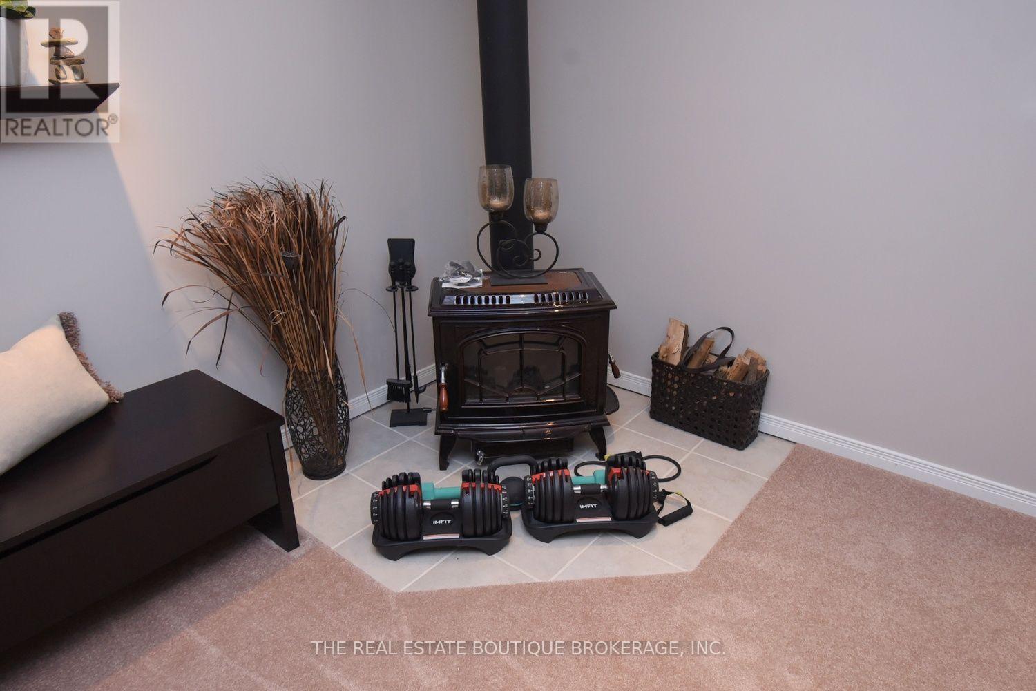 470 Amanda Crescent Property Photo 40