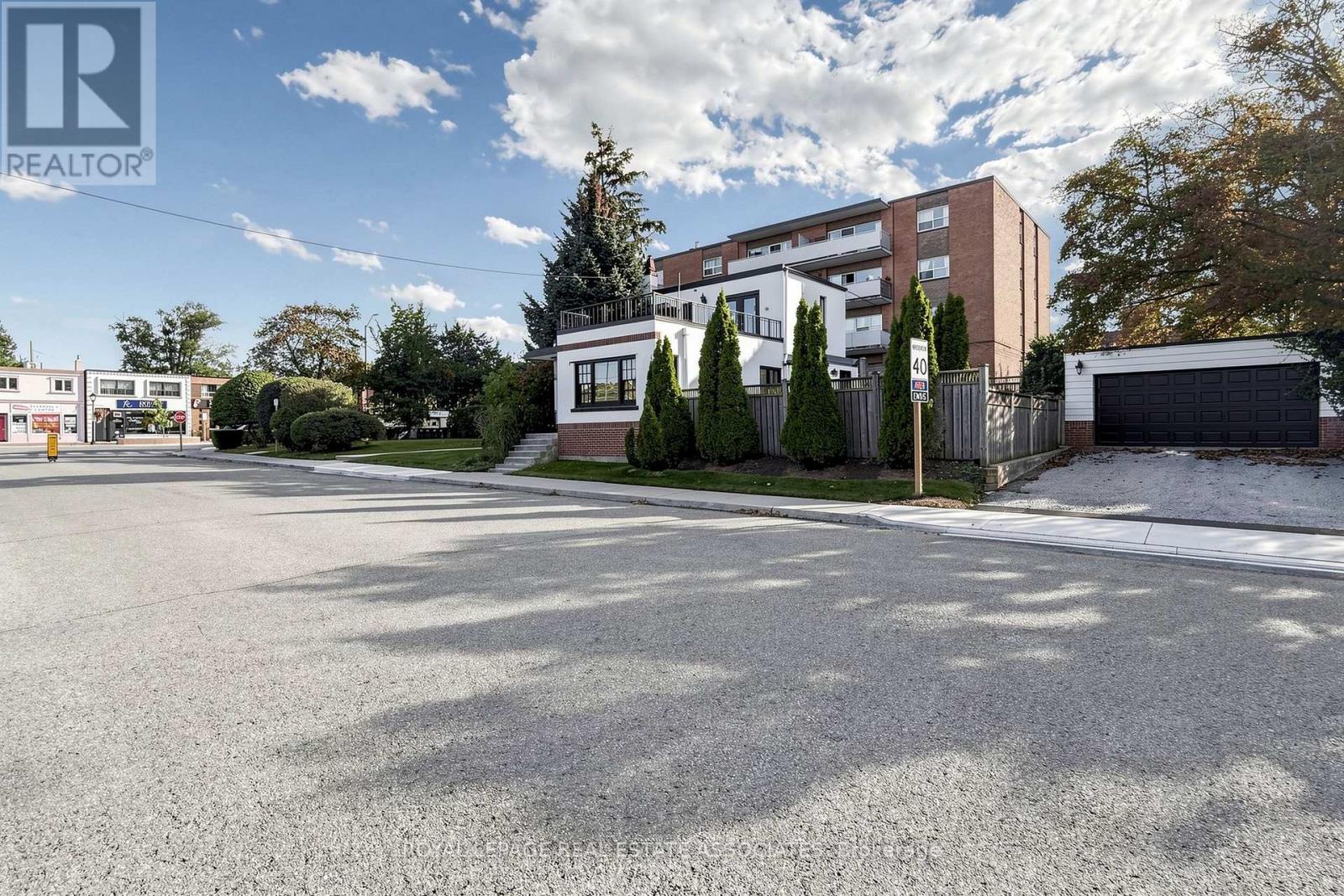 298 Lakeshore Road E Property Photo 1
