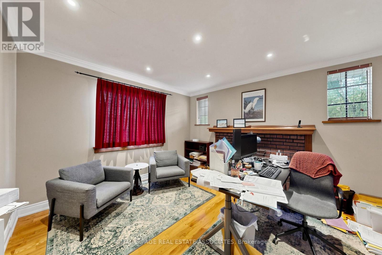 298 Lakeshore Road E Property Photo 8