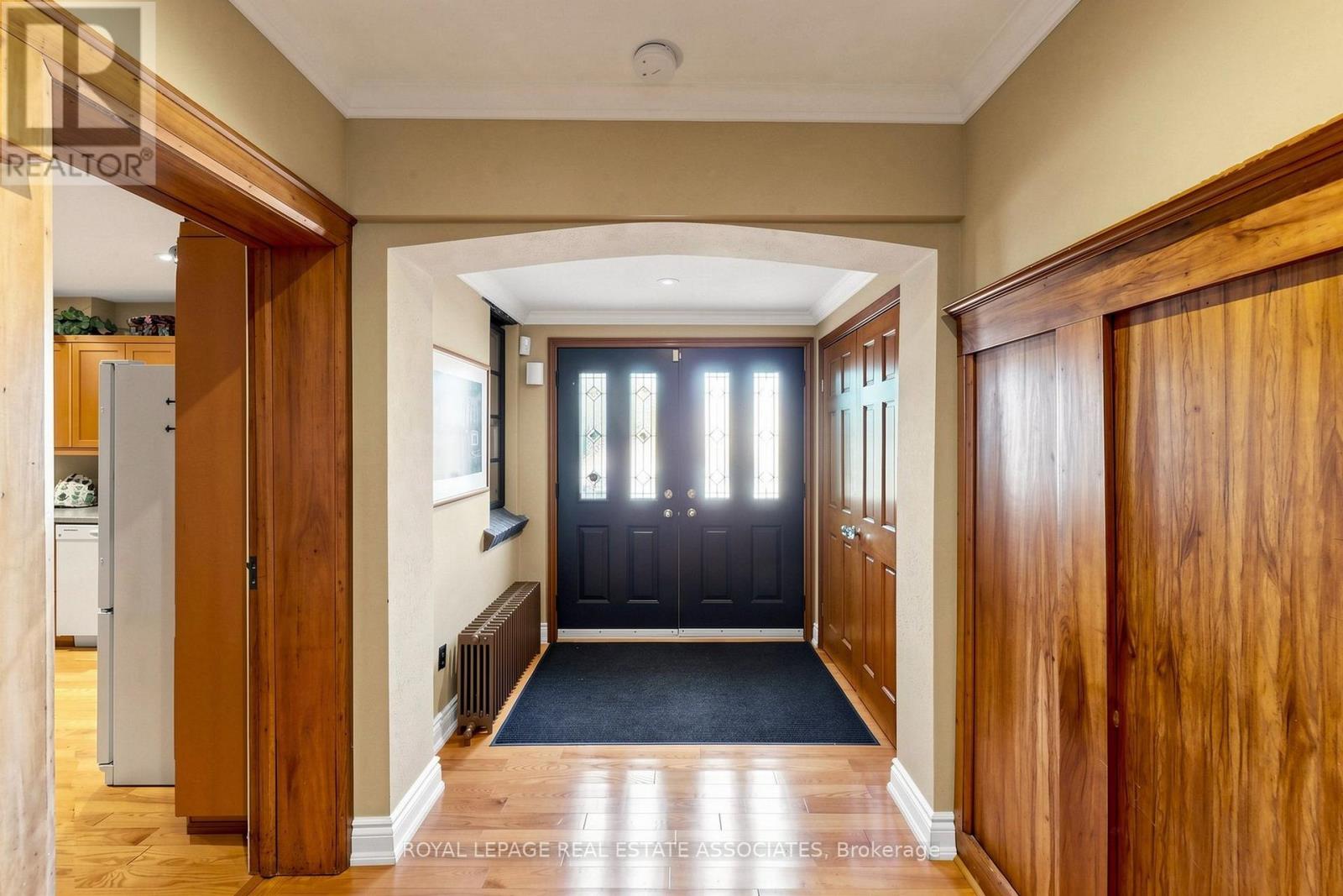 298 Lakeshore Road E Property Photo 29