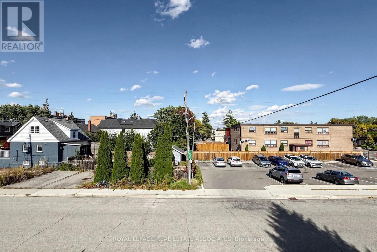 298 Lakeshore Road E Property Photo 47