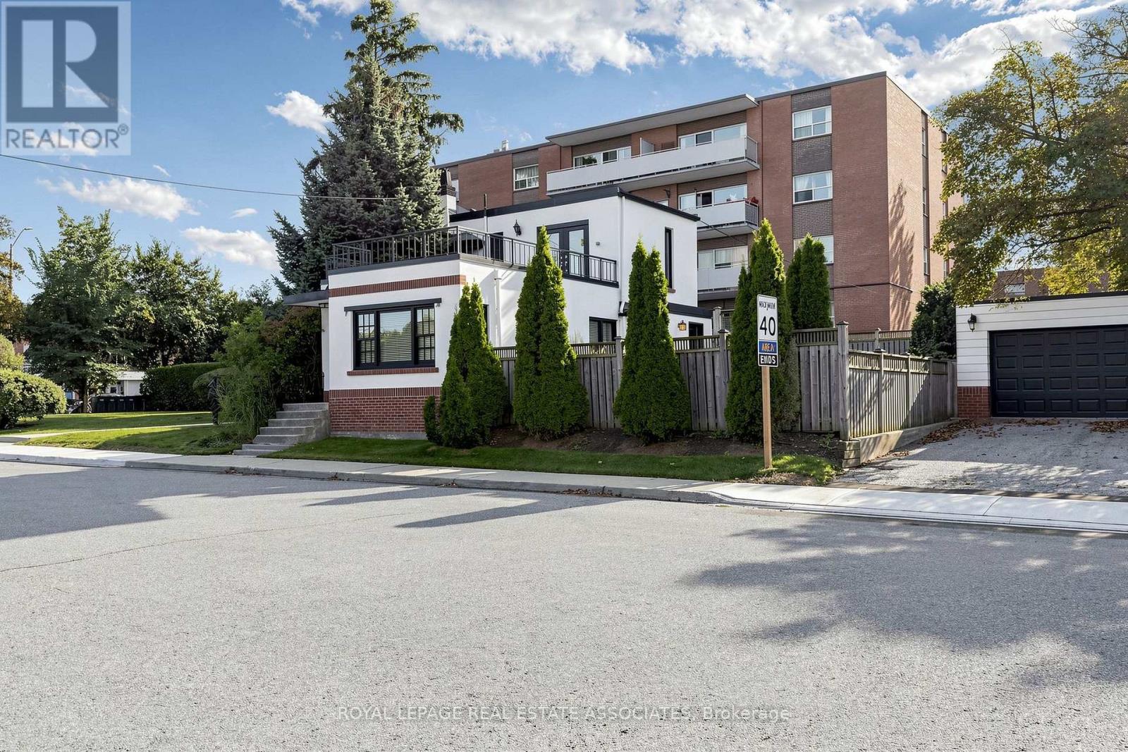 298 Lakeshore Road Property Photo 3