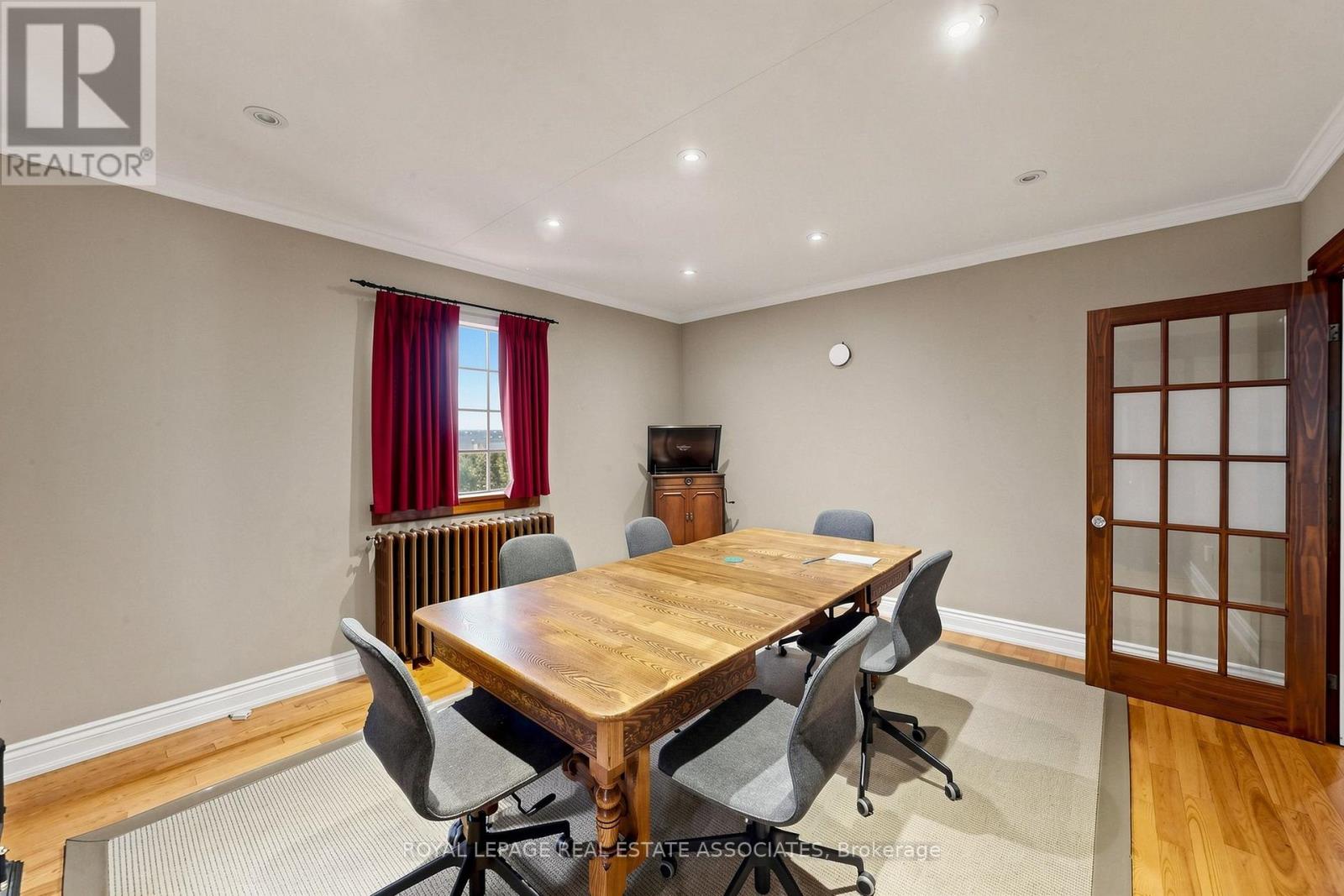 298 Lakeshore Road Property Photo 9