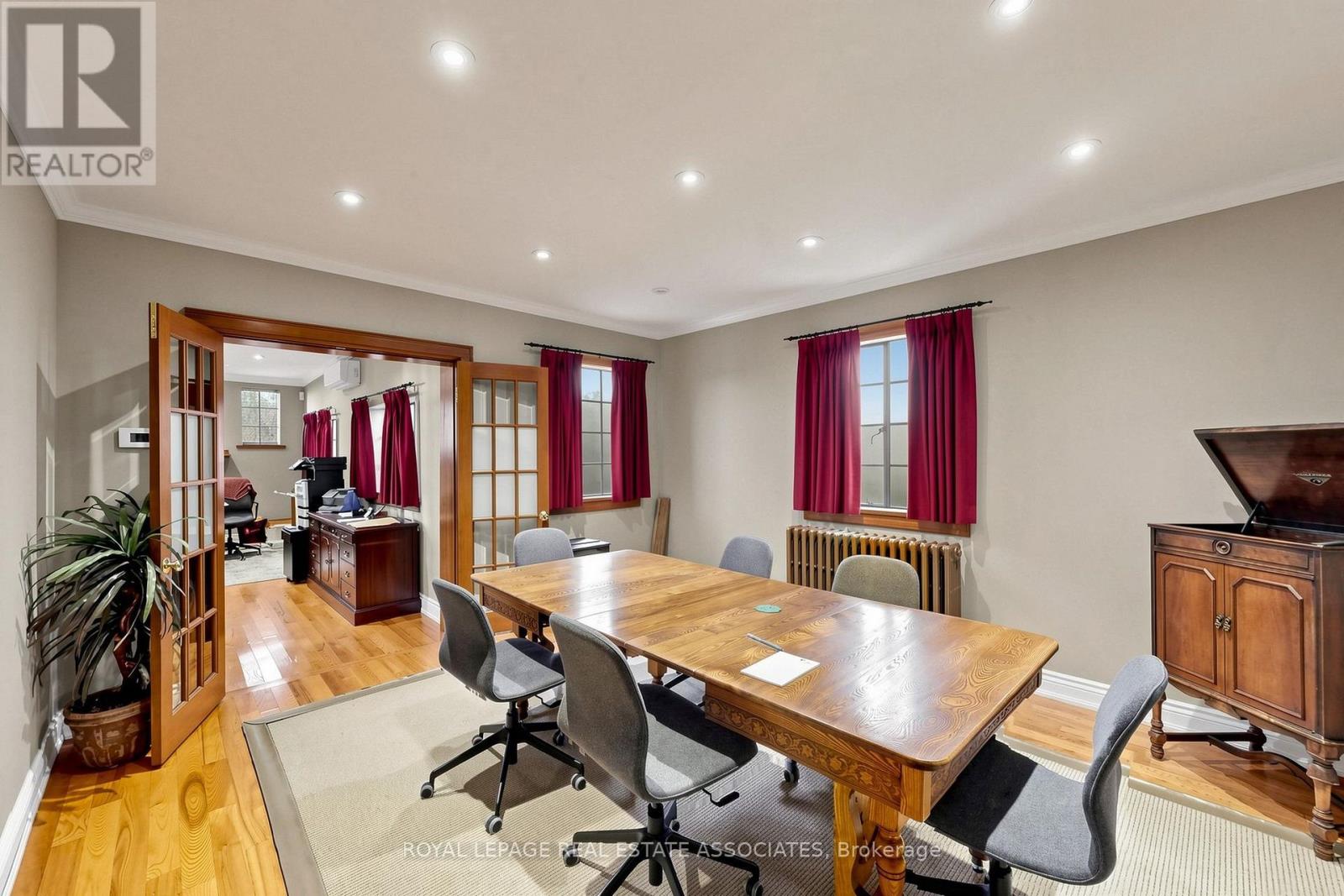 298 Lakeshore Road Property Photo 13