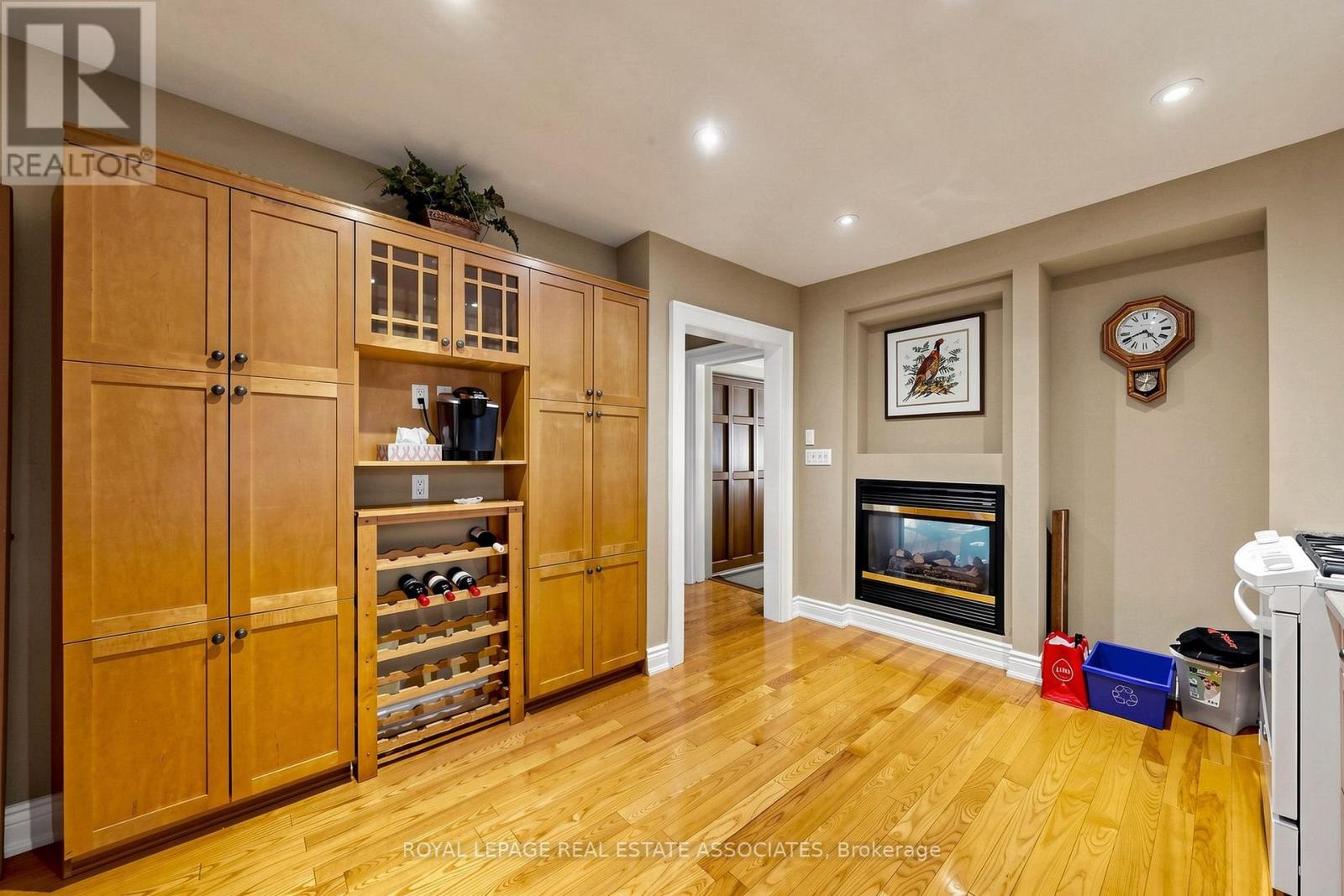 298 Lakeshore Road Property Photo 15
