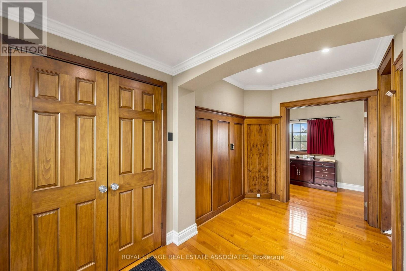 298 Lakeshore Road Property Photo 26