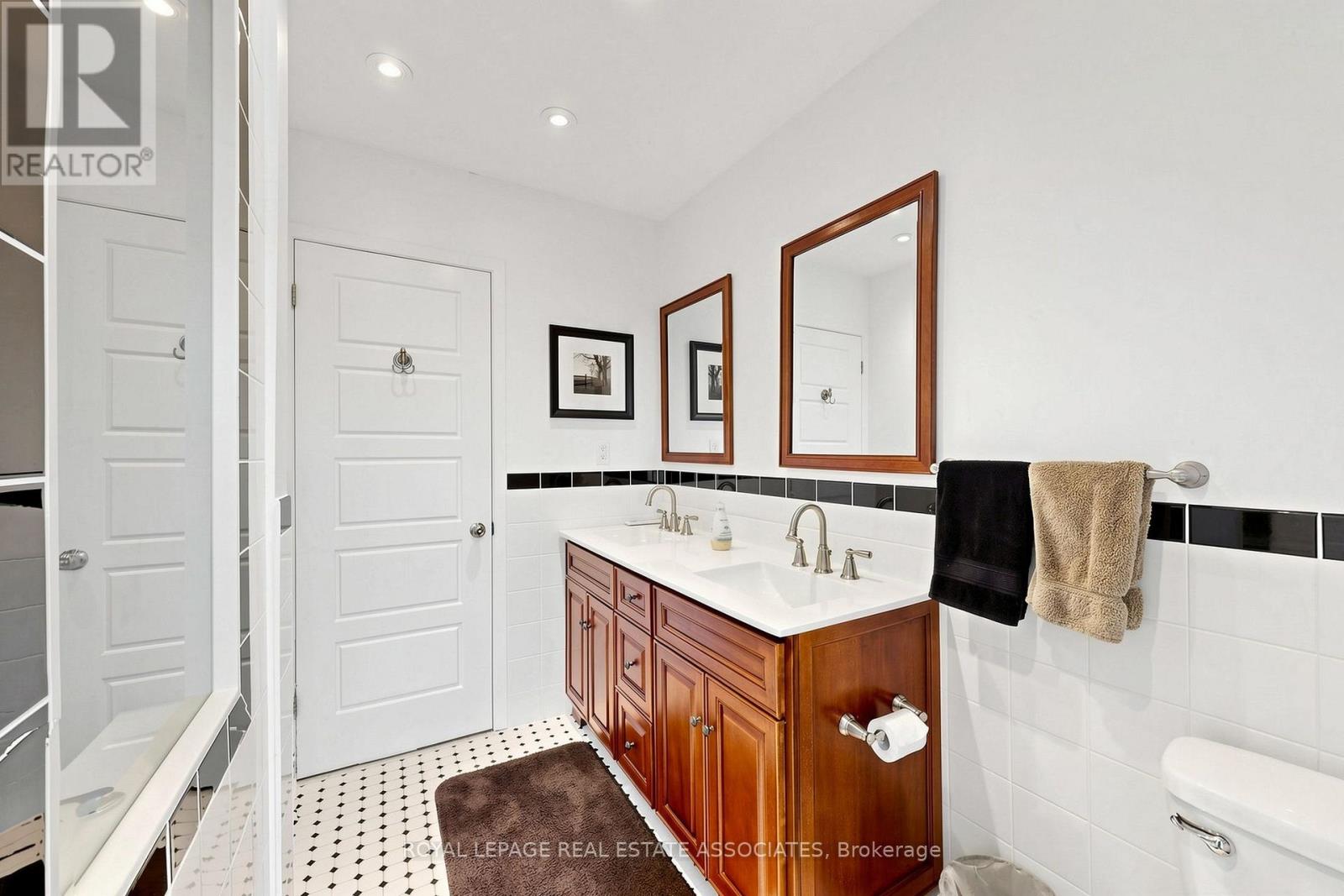 298 Lakeshore Road Property Photo 35