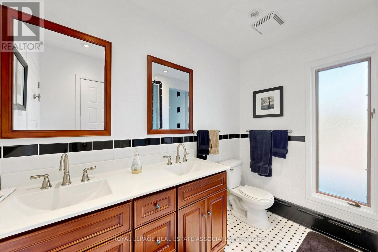 298 Lakeshore Road Property Photo 36