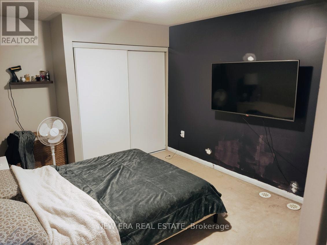 225 Schreyer Crescent Property Photo 8