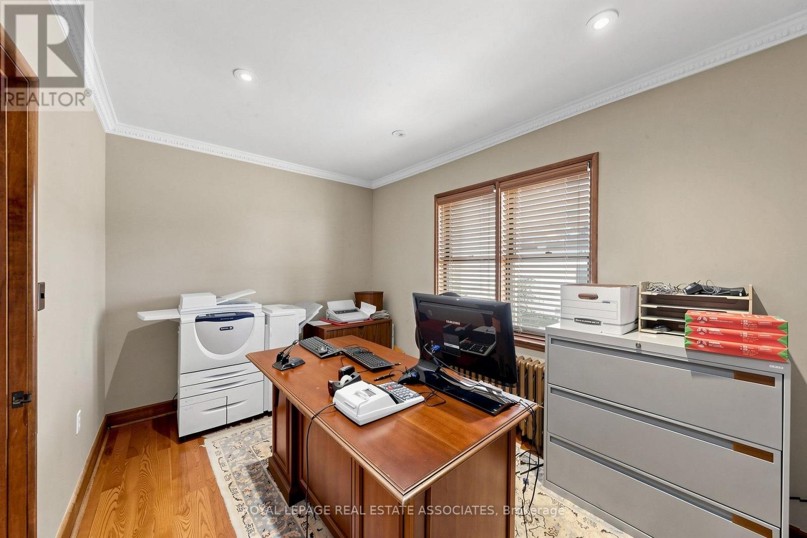298 Lakeshore Road E Property Photo 21