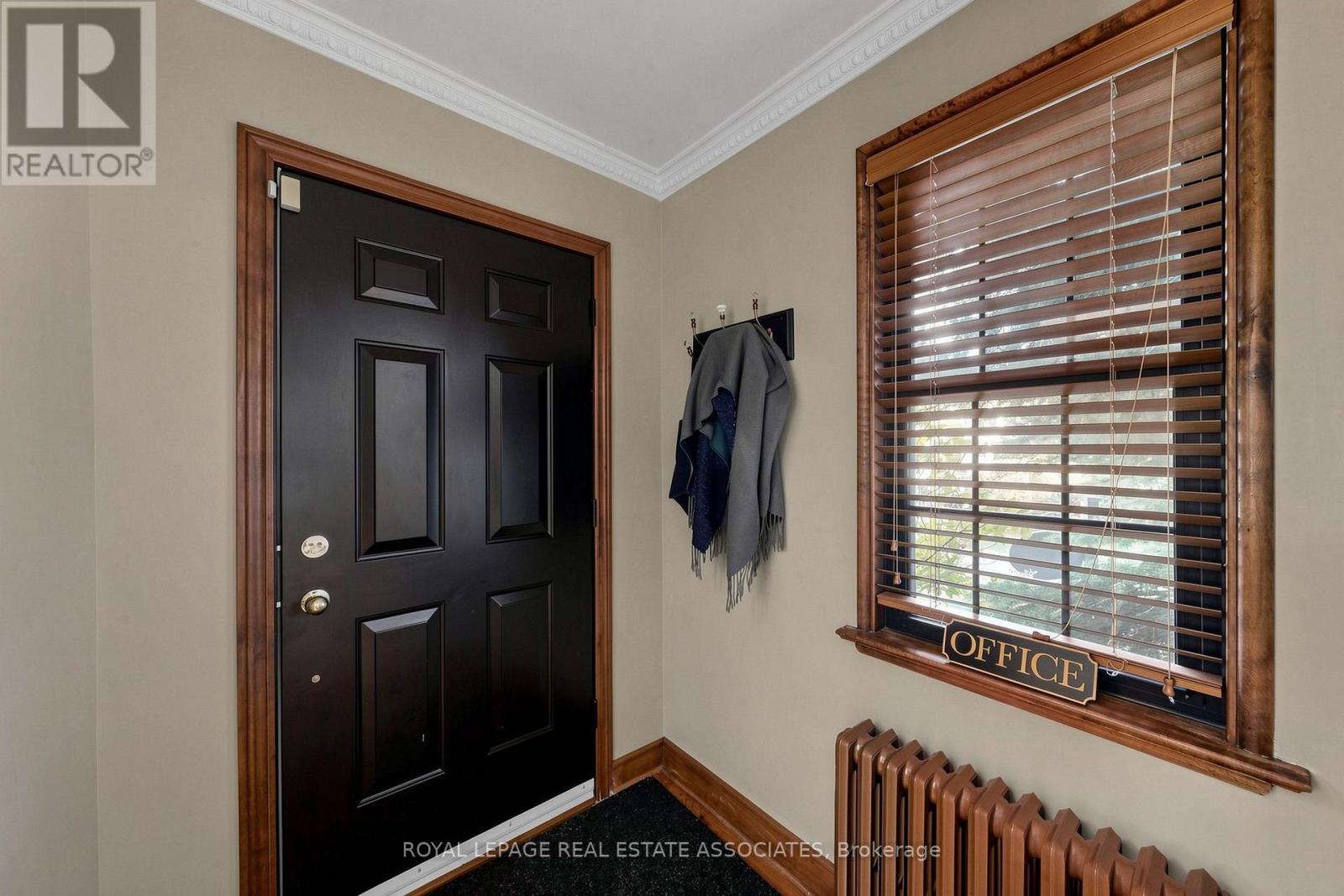 298 Lakeshore Road E Property Photo 25