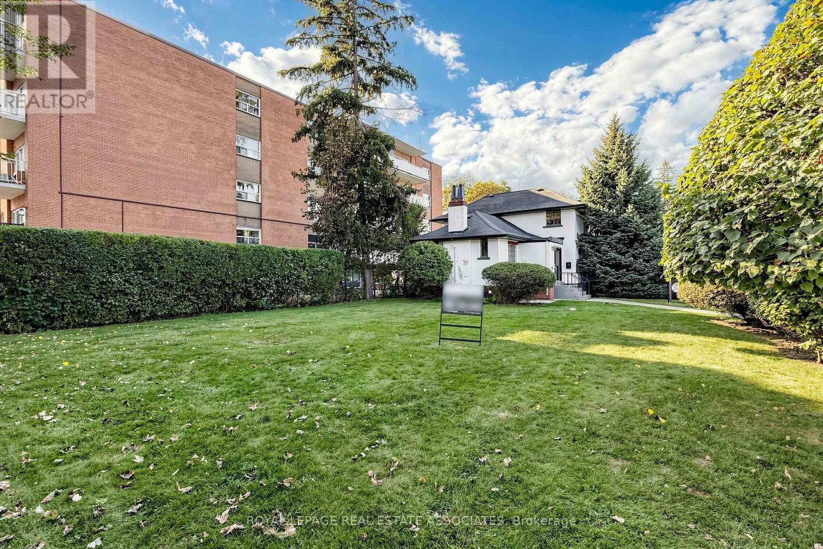 298 Lakeshore Road E Property Photo 39