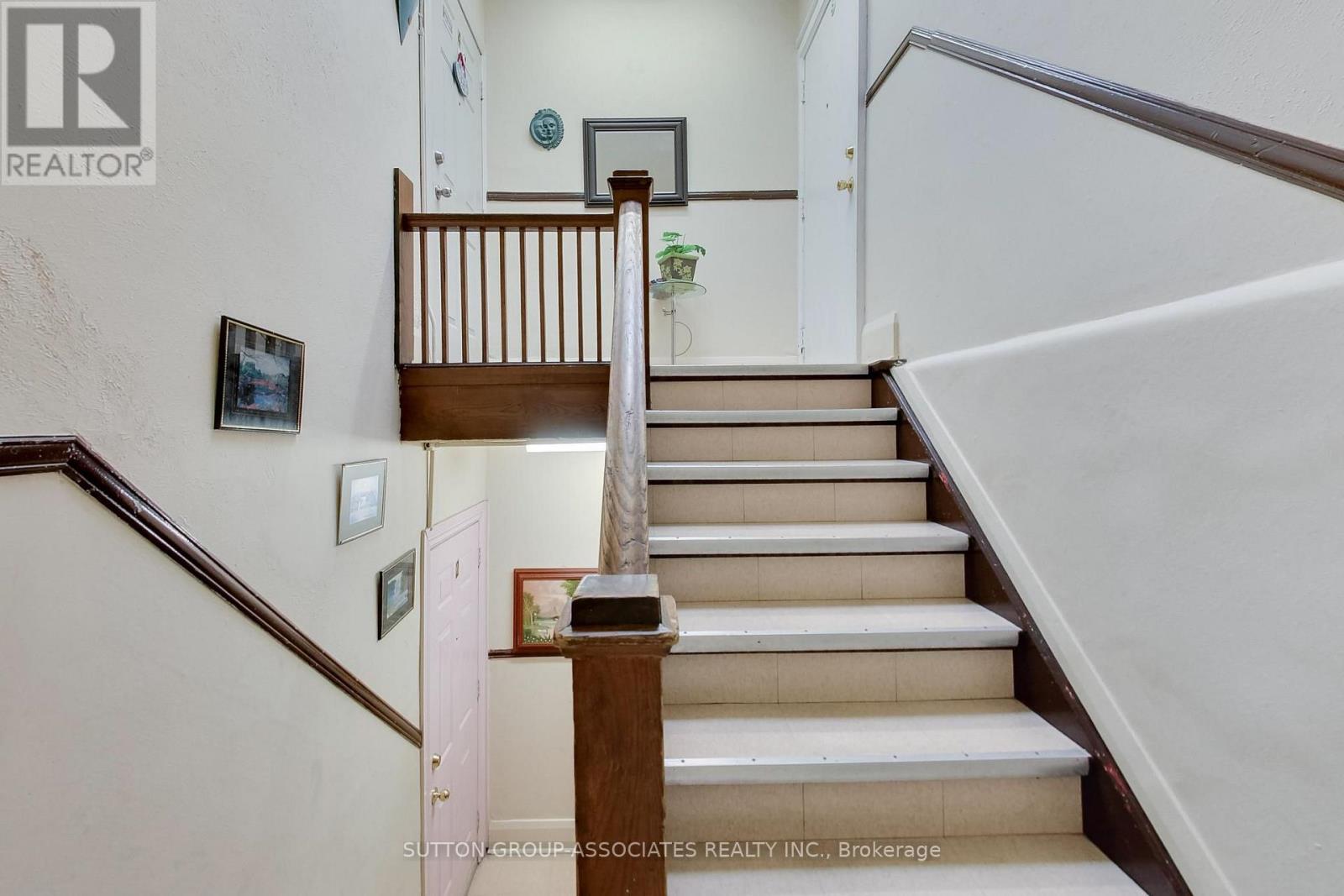 1181-1183 St Clair Avenue W Property Photo 16